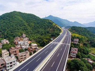 熱烈慶祝同鑫科技簽約汕(頭)湛(江)高速公路清遠(yuǎn)清新至云浮新興段機(jī)電工程