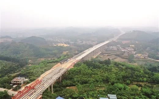 熱烈慶祝同鑫科技簽約南寧-湛江公路南寧至博白那卜段NO2標段設(shè)計施工總承包項目