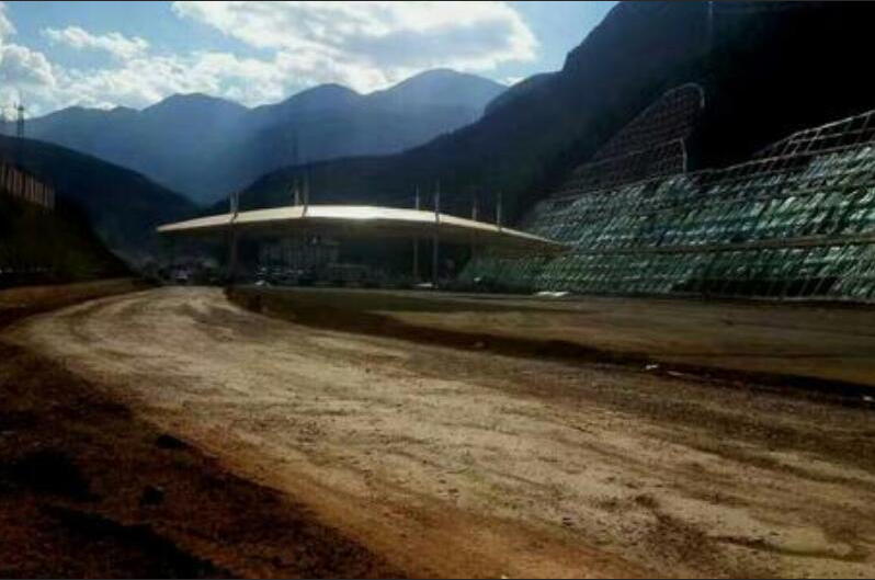 熱烈慶祝同鑫科技簽約鶴慶至關(guān)坡高速公路機(jī)電三大系統(tǒng)、隧道機(jī)電工程項(xiàng)目